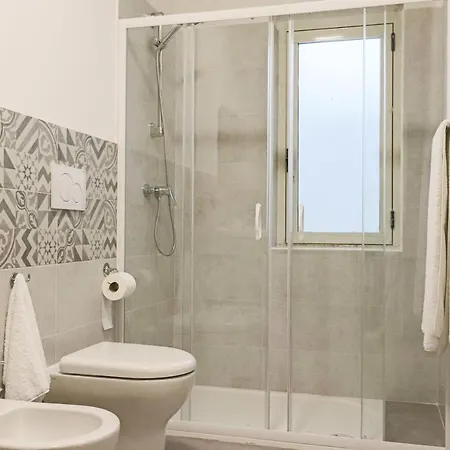 فندق مبيت وإفطار Dimora Nova غالّيبولي